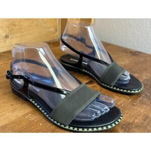 Donald Pliner Liza Women’s 7 M Flat Sandal Brown EUC strappy Chic Classic